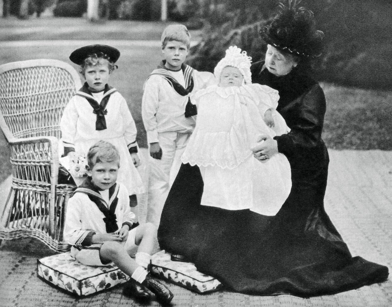 Królowa Wiktoria z prawnukami w Osborne House, Isle of Wight, 1900 autorstwa Unbekannt