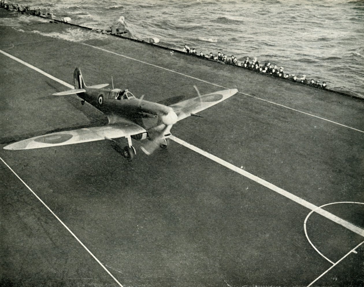 RAF Spitfire na pokładzie lotniskowca w drodze na Maltę, II wojna światowa, 1942 1944. autorstwa Unbekannt