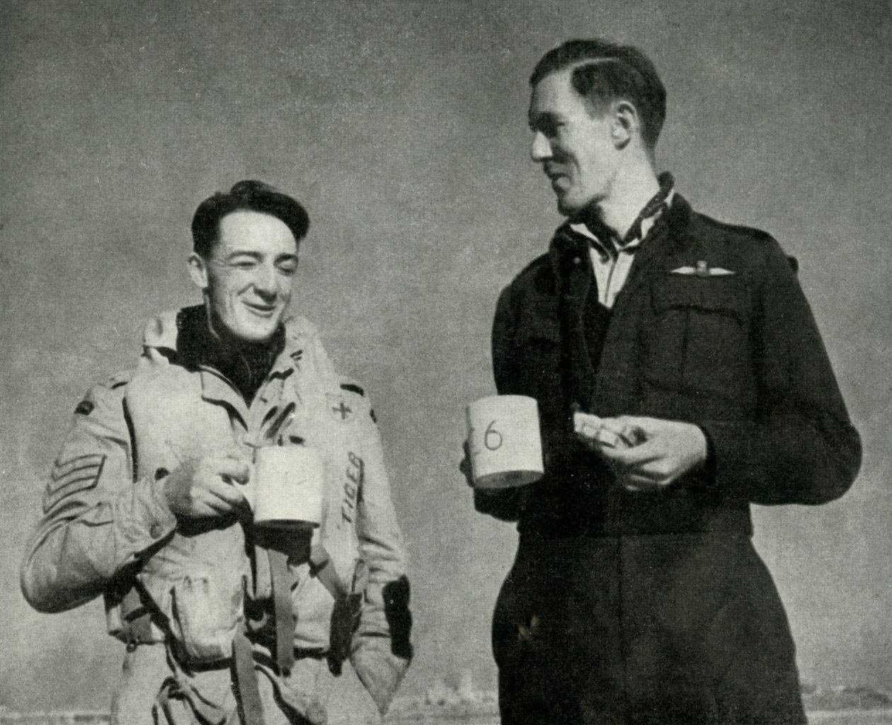 Personel RAF przy filiżance herbaty, Malta, II wojna światowa, 1942 1944. autorstwa Unbekannt