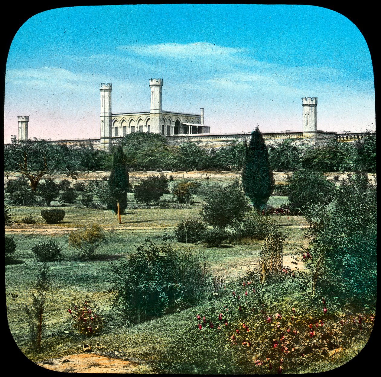Dworzec kolejowy, z Queens Garden, Delhi, Indie, koniec XIX lub początek XX wieku autorstwa Unbekannt