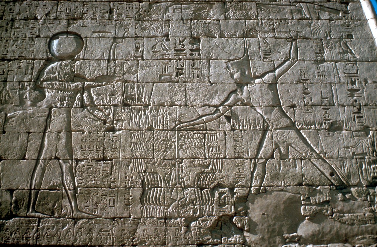 Ramzes III bijący wrogów przed Amonem-Ra, Świątynia Pogrzebowa, Medinet Habu, Egipt, ok. XII w. p.n.e. autorstwa Unbekannt