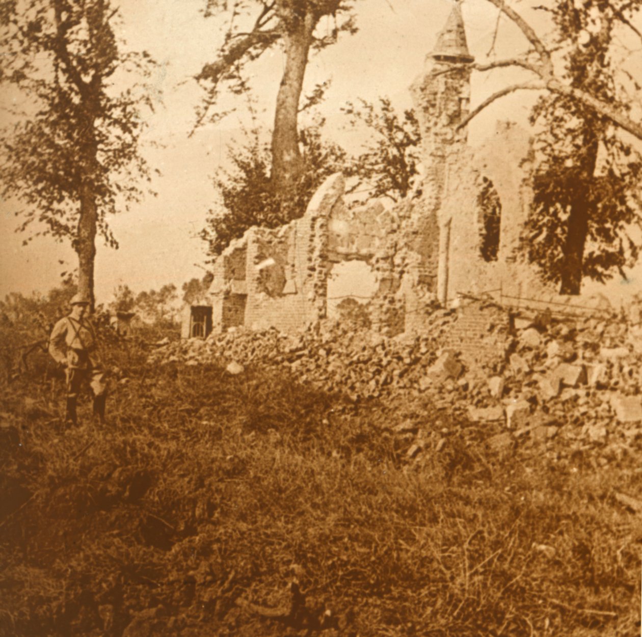 Zrujnowana kaplica, 1914-c1918 autorstwa Unbekannt
