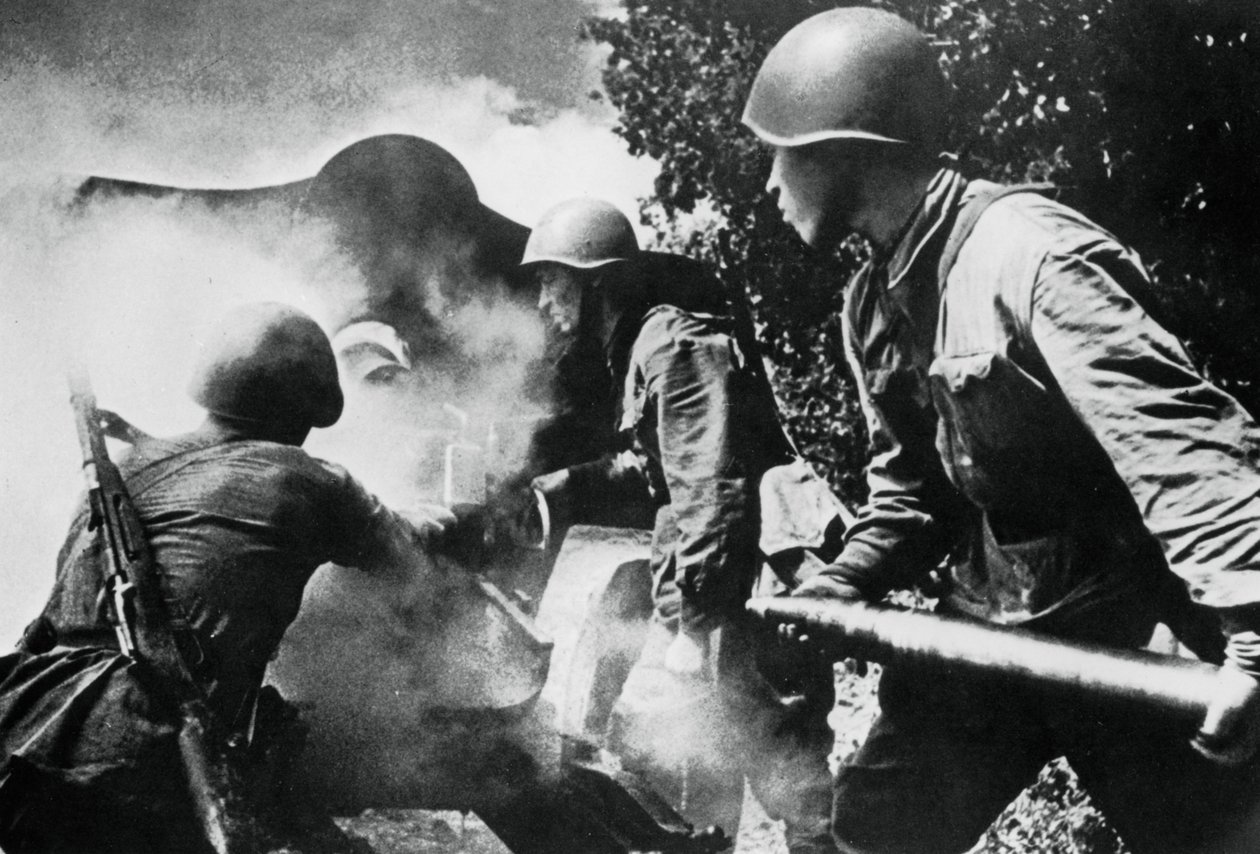 Artyleria rosyjska w akcji, front wschodni, 1943 autorstwa Unbekannt