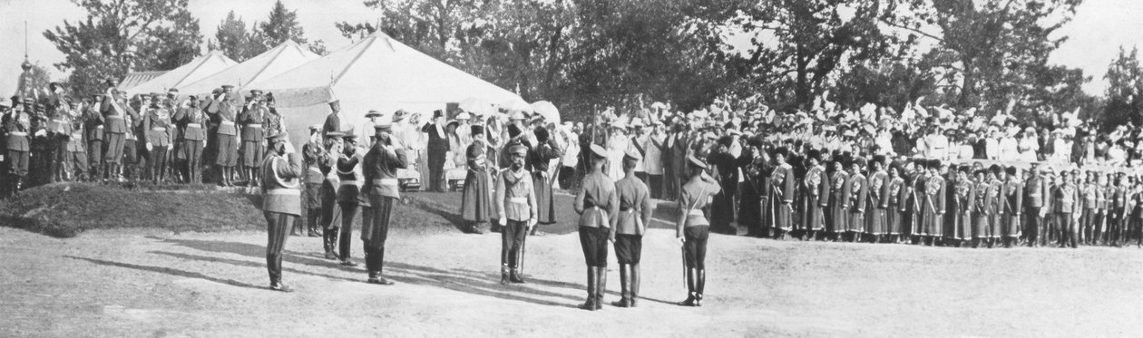Wojska rosyjskie pozdrawiające cara Mikołaja II, Krasnoje Sioło, 22.07.1914 r. autorstwa Unbekannt