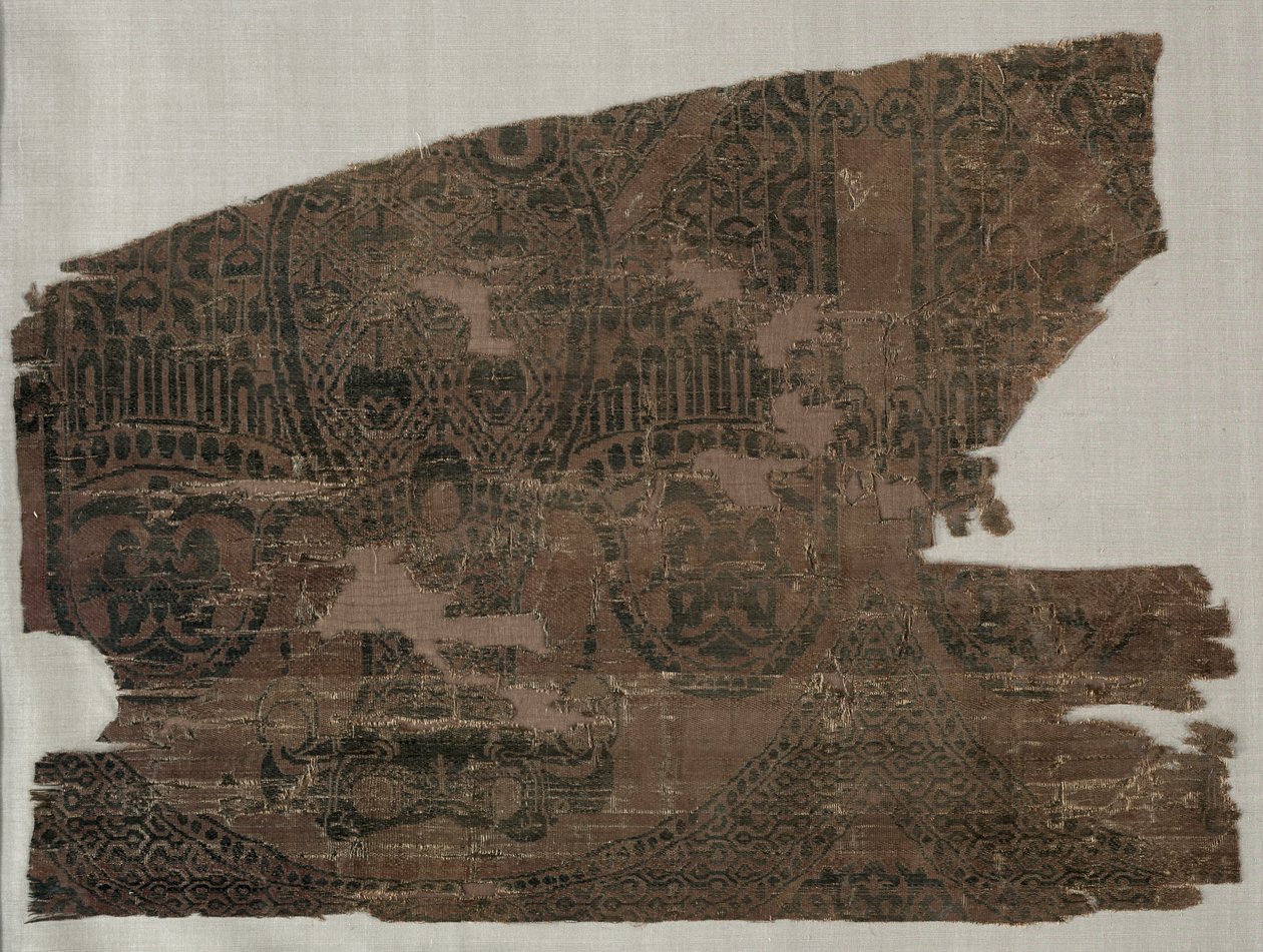 Fragmenty samitów z dwugłowymi orłami, z grobu św. Bernarda Calvo, 1200-1243. autorstwa Unbekannt