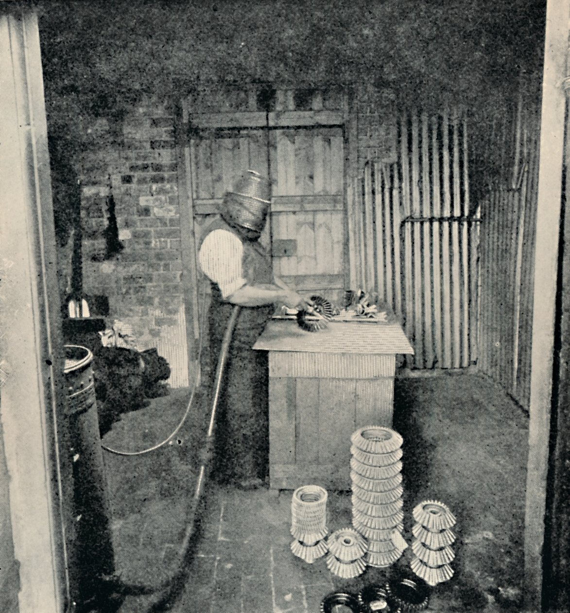 Koła zębate do piaskowania, c1917 autorstwa Unbekannt