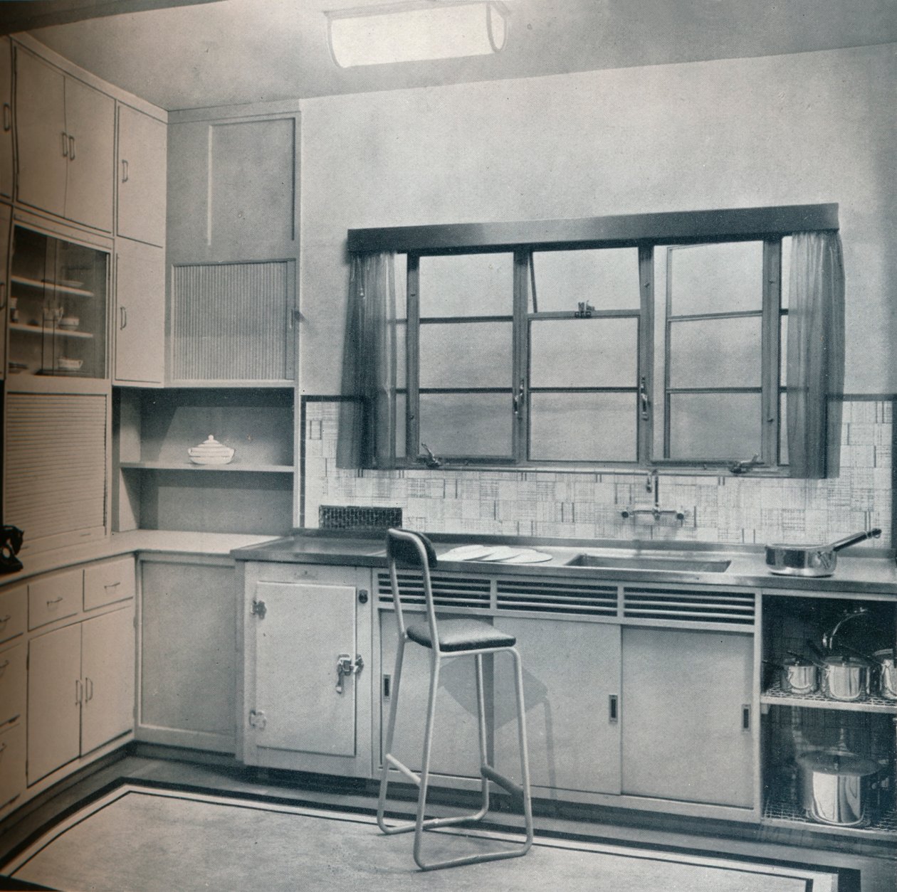 Sekcja małej kuchni, zaprojektowana przez panią Darcy Braddell, 1935. autorstwa Unbekannt
