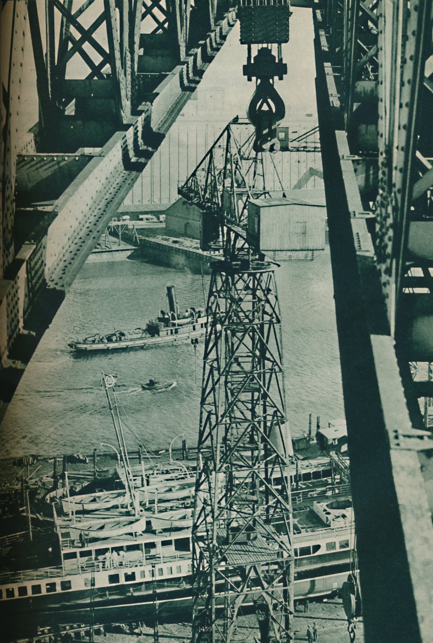 Widziana z dźwigu rzeka Clyde ma wygląd długiego wąskiego basenu dokowego, 1937 autorstwa Unbekannt
