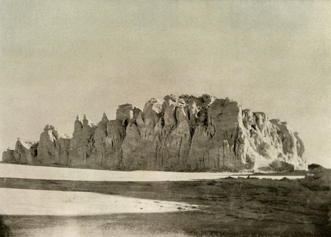 Ząbkowany brzeg lodowca na południe od przylądka Borne, wyspa Ross, c1908, 1909. autorstwa Unbekannt
