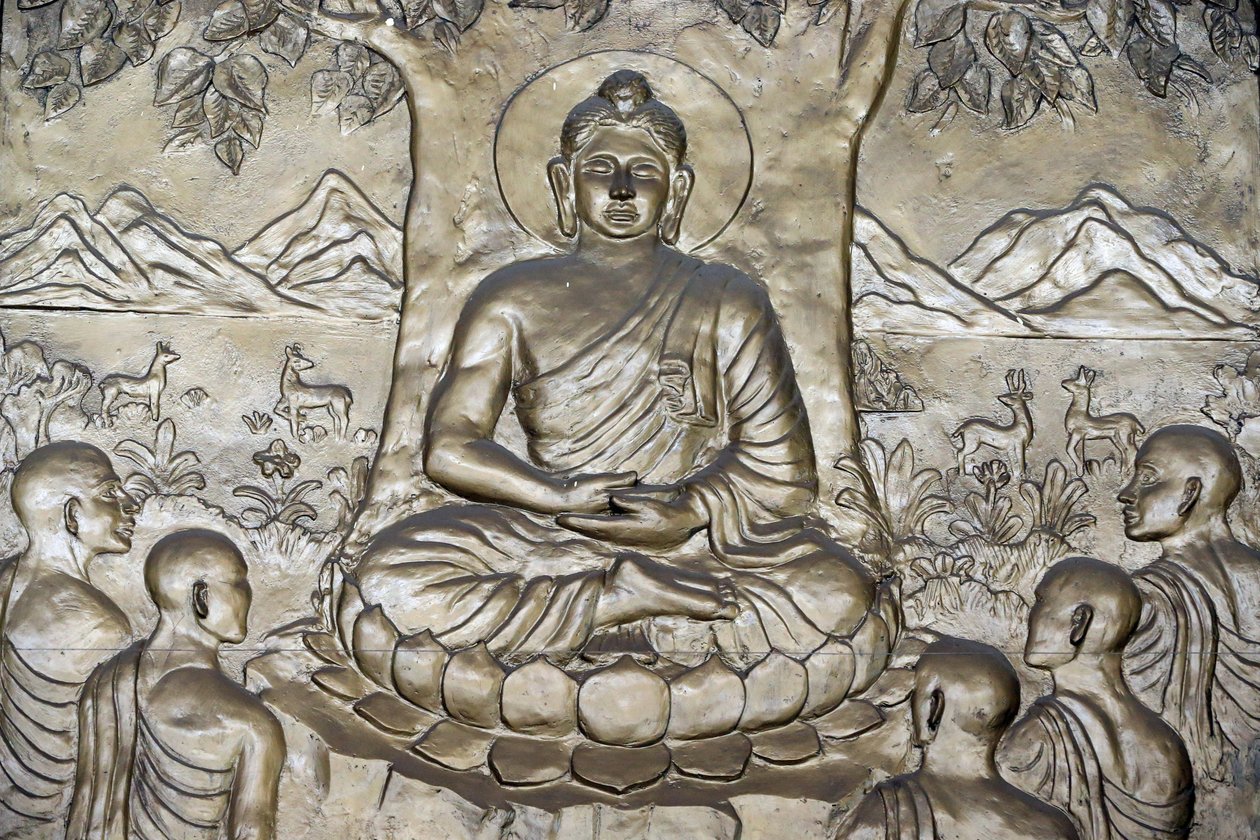 Budda Siakjamuni wygłasza kazanie – koło prawa – swoim pięciu uczniom. Miasto Ho Chi Minh. Wietnam autorstwa Unbekannt