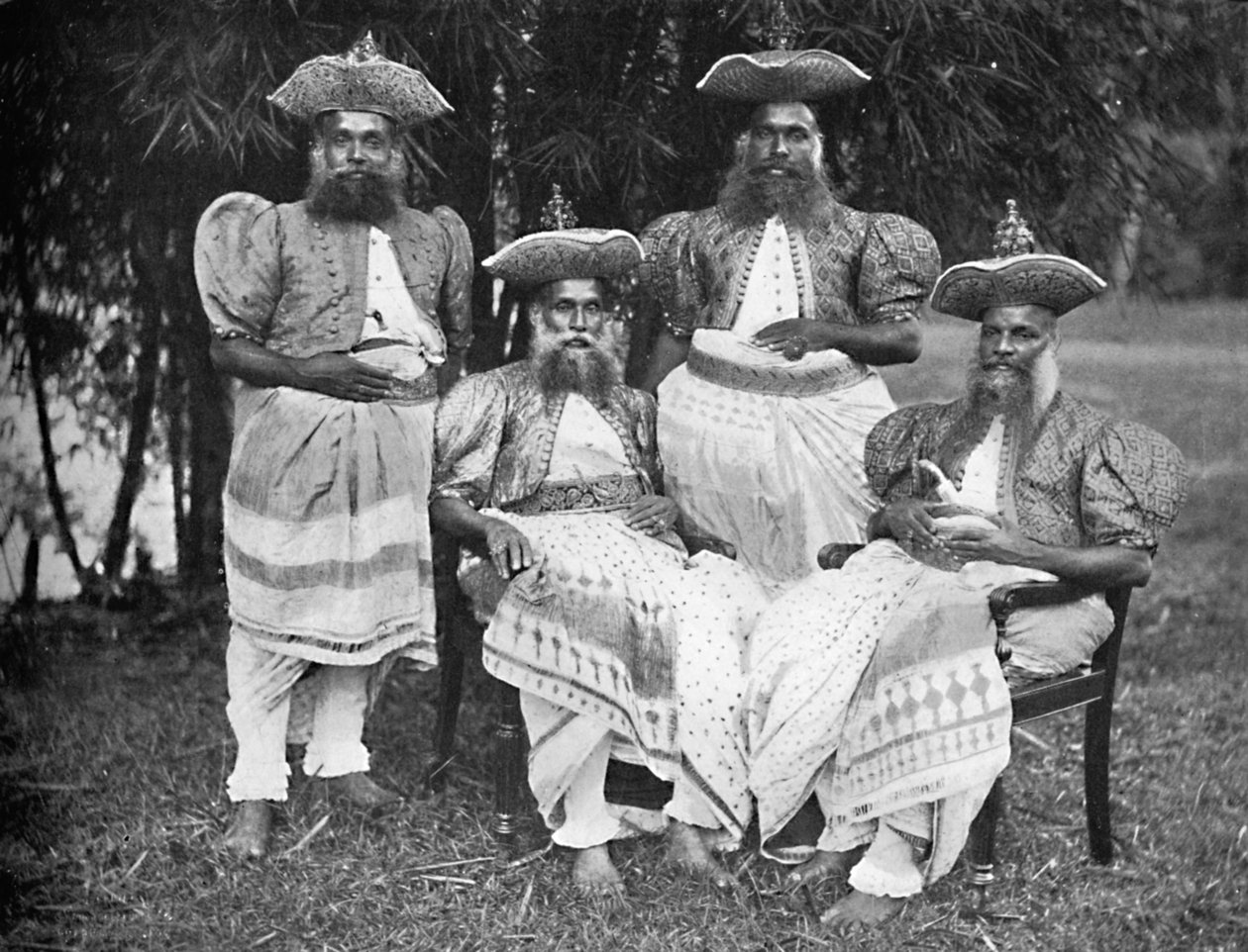 Singhalese mężczyźni wysokiej rangi, 1902 autorstwa Unbekannt