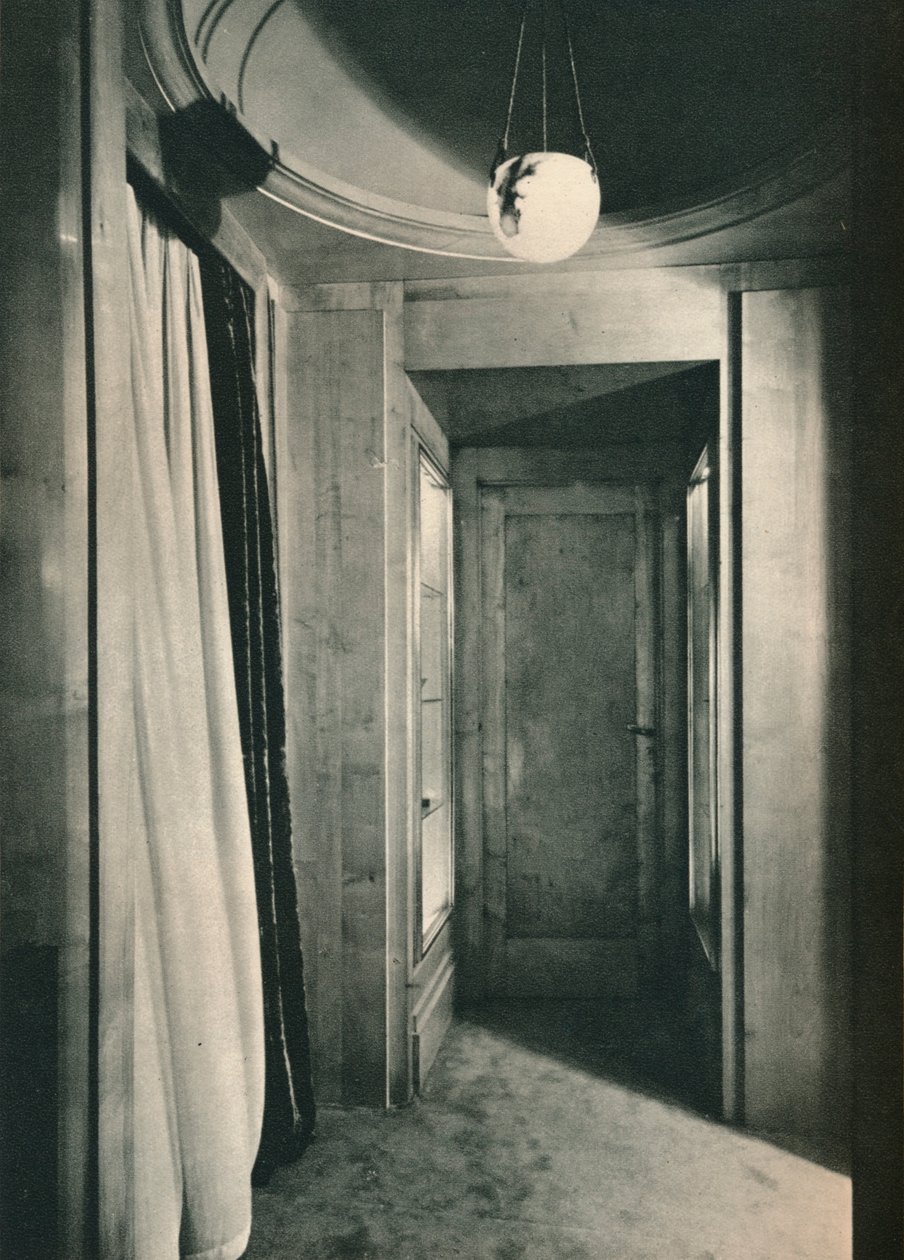 Mały przedsionek z szafkami z białego jawora, ok. 1925 r. autorstwa Unbekannt