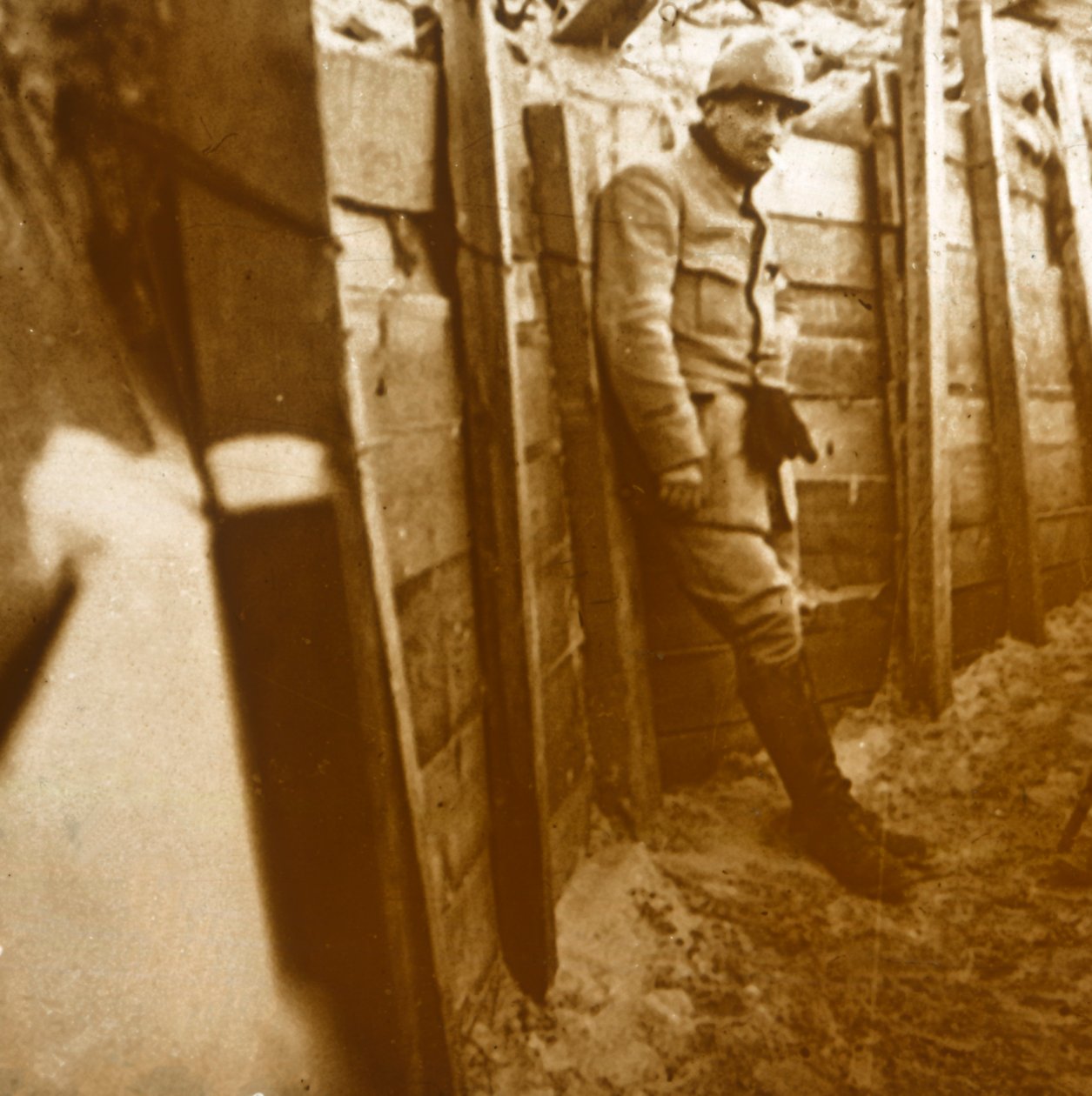 Żołnierz w okopach, c1914-c1918 autorstwa Unbekannt