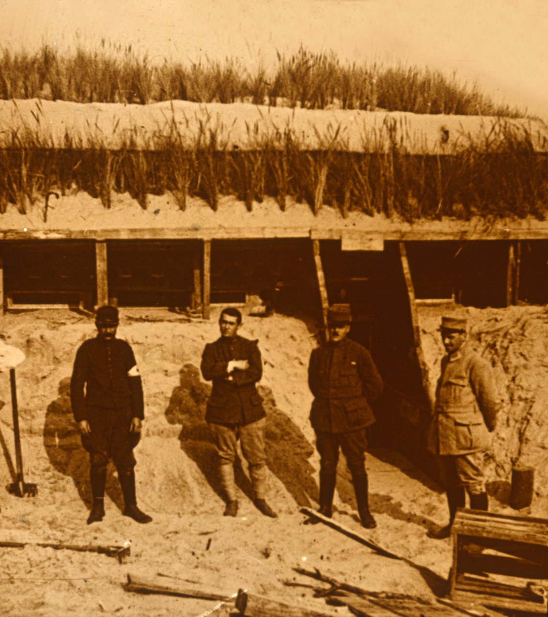 Żołnierze w punkcie pierwszej pomocy, c1914-c1918 autorstwa Unbekannt