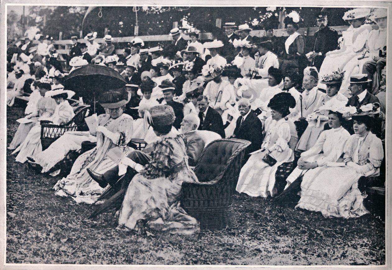Niektórzy z widzów na Guards Sports w Chelsea, 1906 autorstwa Unbekannt