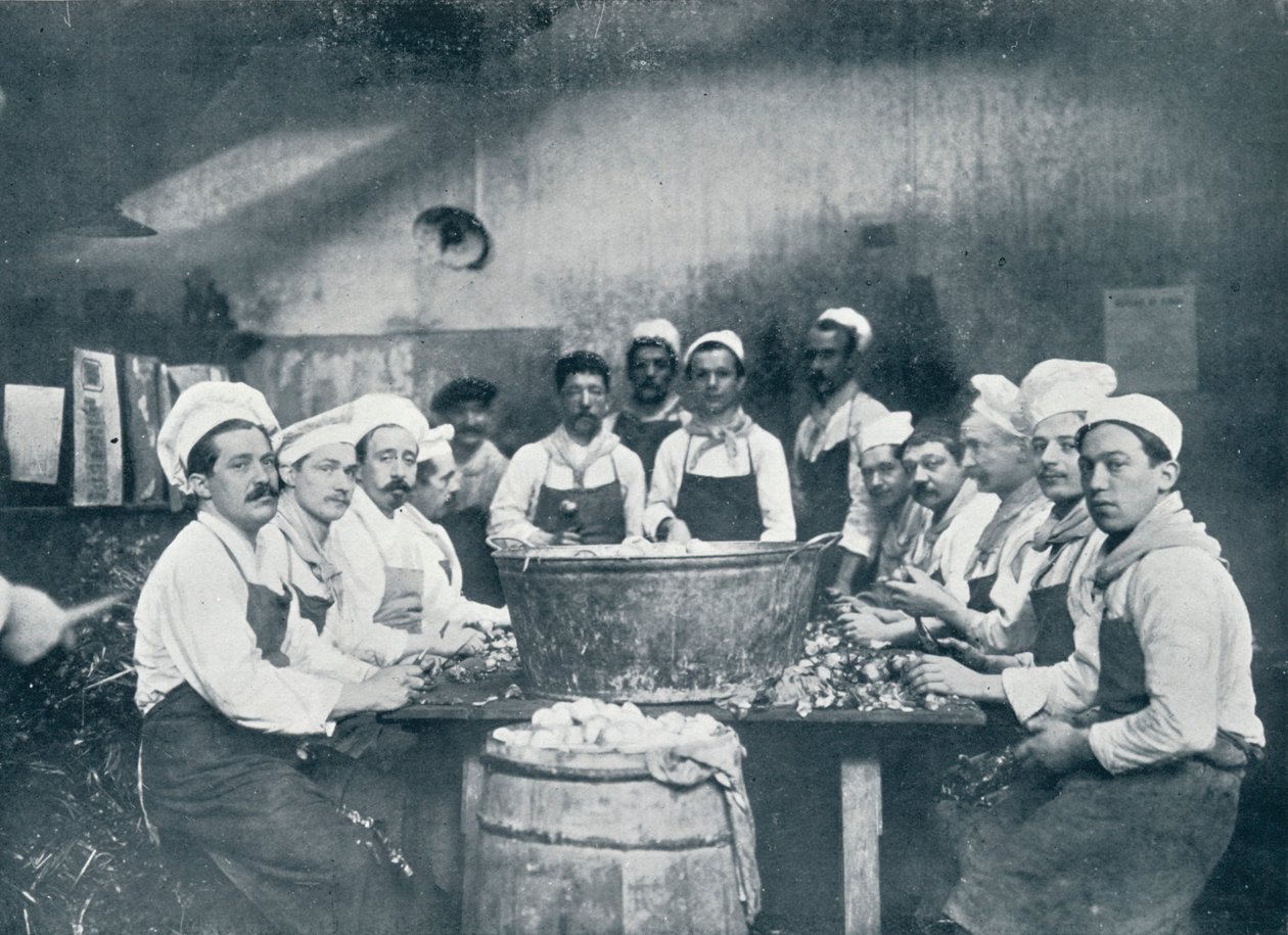Niektórzy kucharze przygotowujący zupę w Messagerie Van Gand, ok. 1914 r. autorstwa Unbekannt