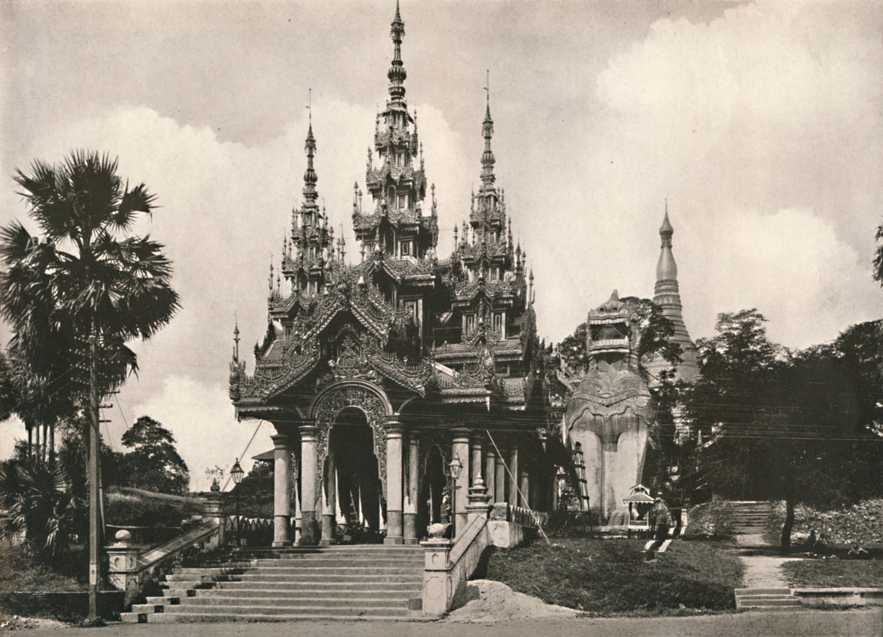 Wejście południowe do pagody Shwedagon, Rangun, 1900. autorstwa Unbekannt
