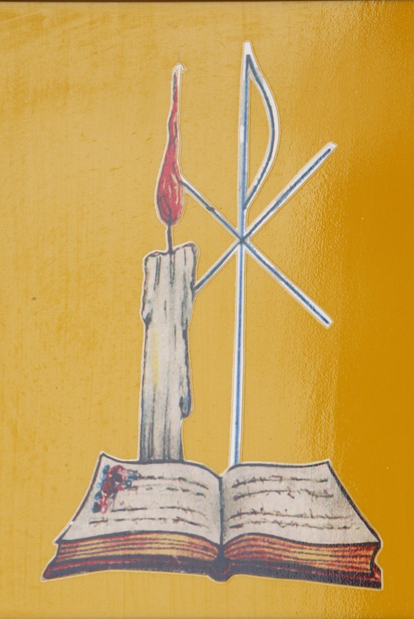Witraż. Świeca na ołtarz i Biblia, Aneho, Togo autorstwa Unbekannt