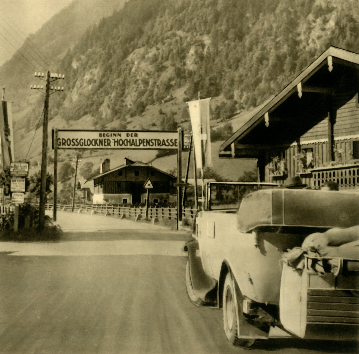 Początek drogi wysokoalpejskiej Grossglockner, Fusch an der Großglocknerstraße, Austria, ok. 1935. autorstwa Unbekannt