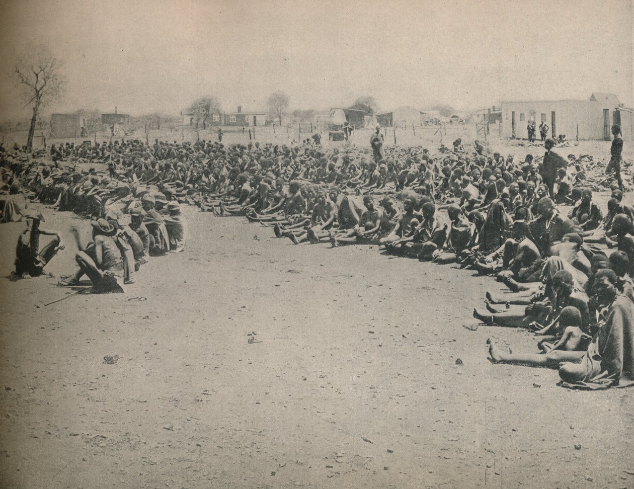 Głodujący tubylcy przybywający na pomoc rządową w Bulawayo, ok. 1900. autorstwa Unbekannt