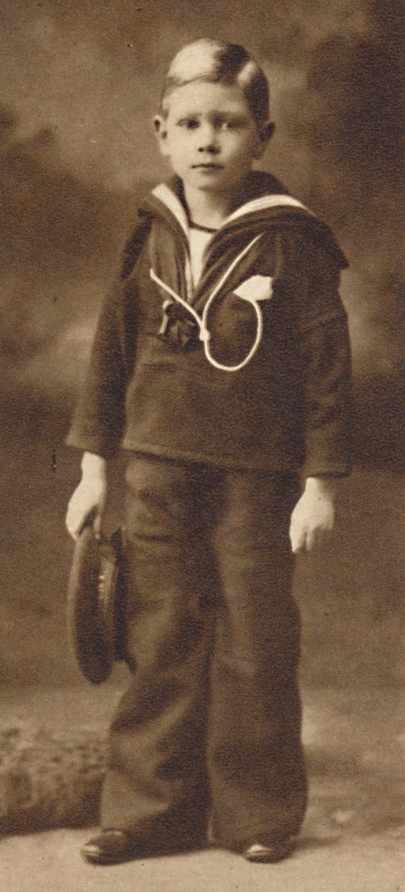 Wciąż w marynarskim garniturze - Książę Albert w wieku sześciu lat, c1901 1937 autorstwa Unbekannt