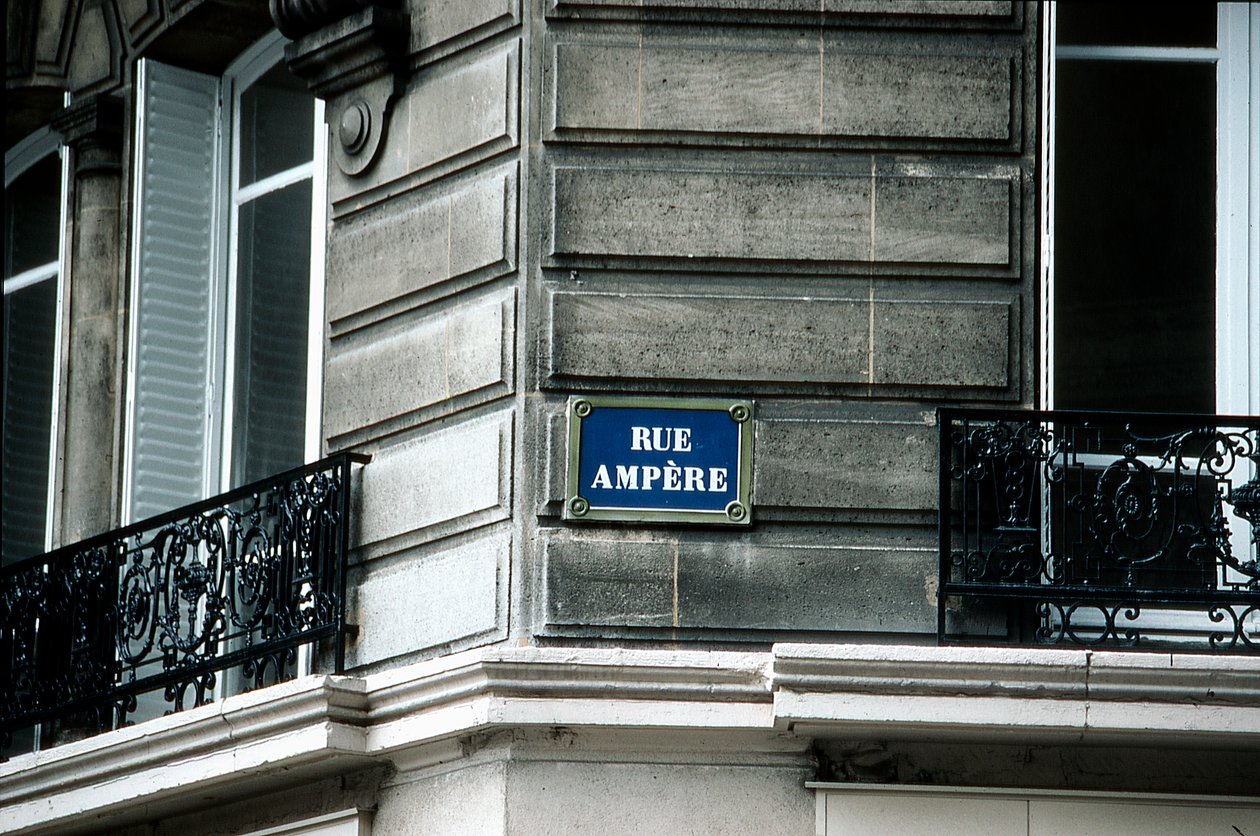 Znak drogowy, Rue Ampere, Paryż, Francja autorstwa Unbekannt