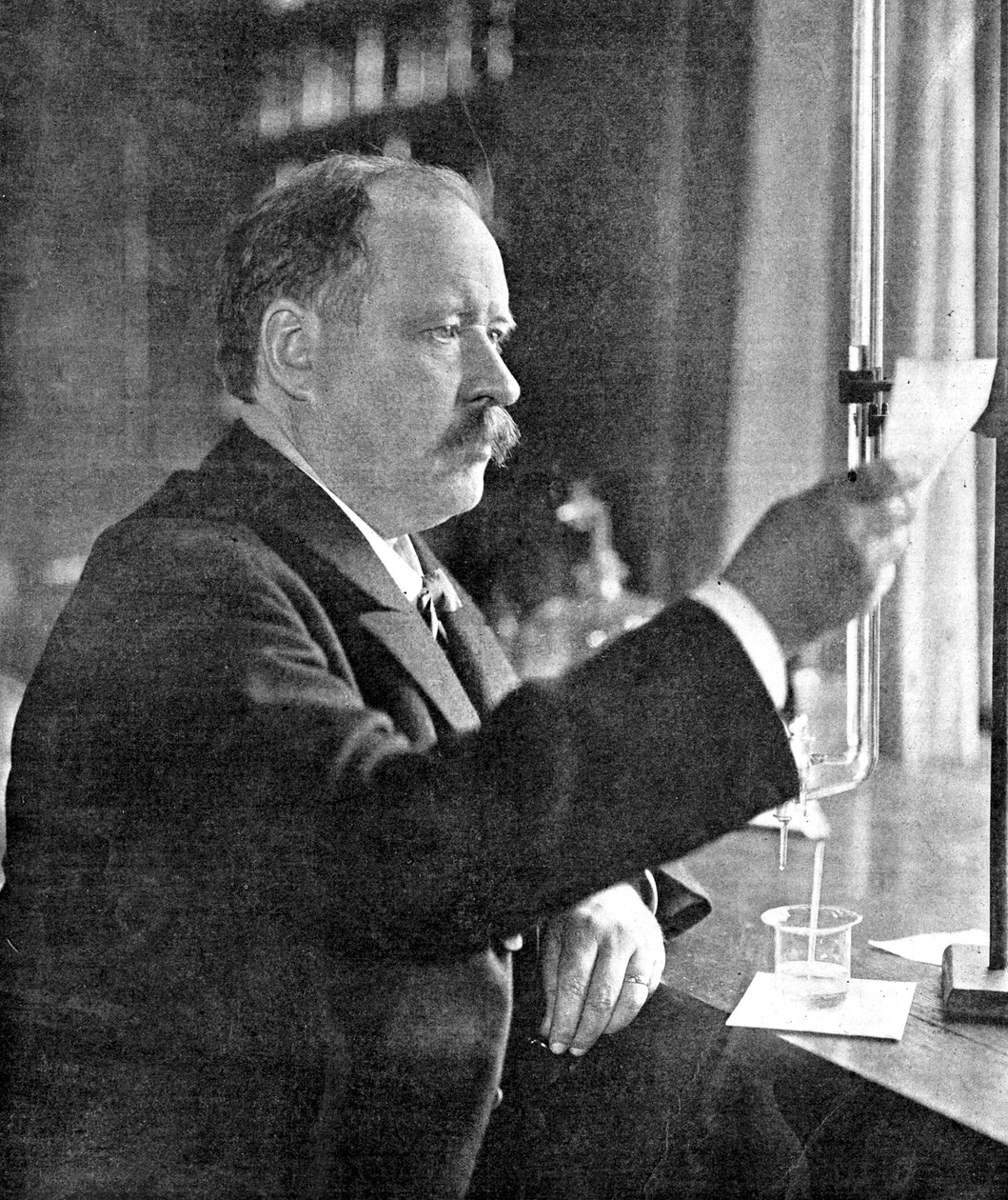 Svante Arrhenius 1859-1927, szwedzki fizyk i chemik w swoim laboratorium, 1909 autorstwa Unbekannt