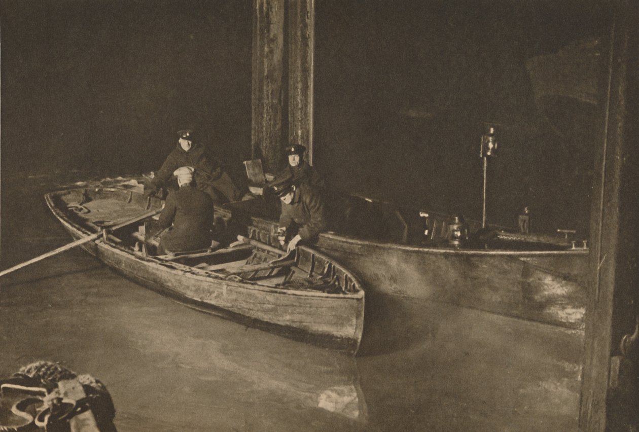 Policja w Tamizie na nocnym patrolu, który strzeże bezpieczeństwa rzeki, ok. 1935. autorstwa Unbekannt