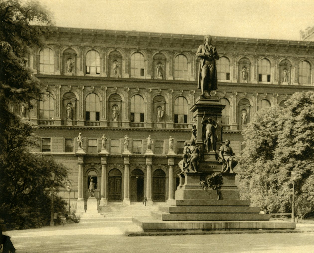 Akademia Sztuk Pięknych i pomnik Schillera, Wiedeń, Austria, c1935. autorstwa Unbekannt