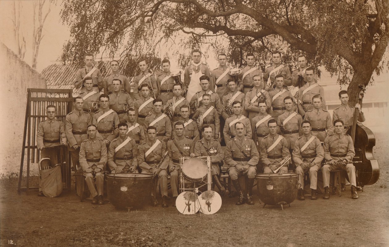 Batalion Band Pierwszego Batalionu Królowe Własny Królewski Pułk West Kent. Poona, Indie, 1 autorstwa Unbekannt