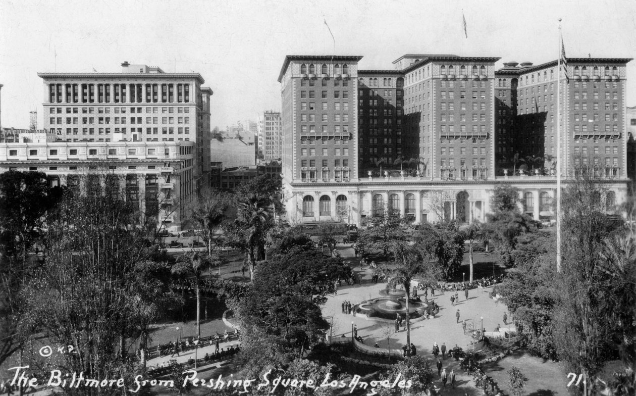Biltmore z Pershing Square, Los Angeles, Kalifornia, USA, c1933 autorstwa Unbekannt