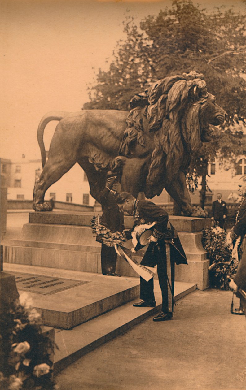 Kubański minister składa wieniec w hołdzie Nieznanemu Żołnierzowi Belgijskiemu, Bruksela, Belgia, 1927. autorstwa Unbekannt