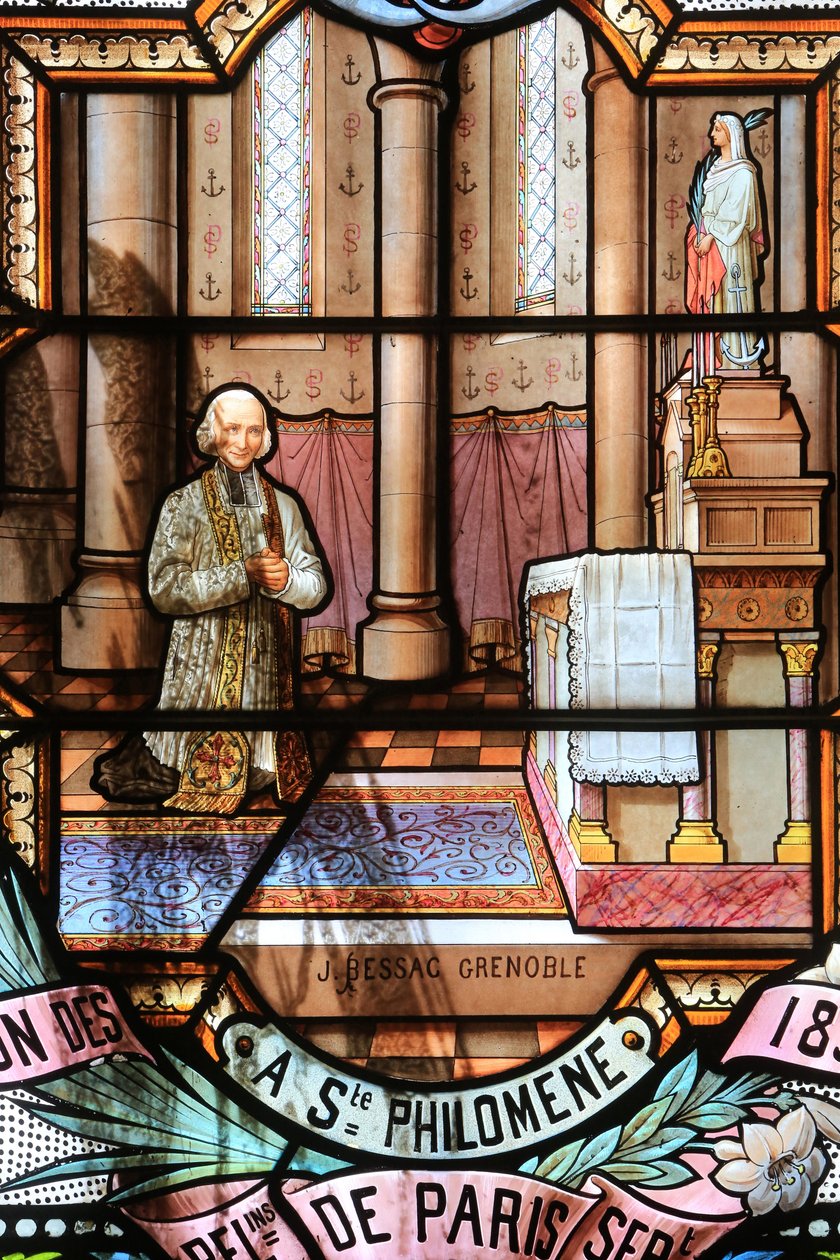 Proboszcz z Ars. Jean-Baptiste-Marie Vianney. św. Jana Vianneya. Witraż. Sanktuarium Matki Bożej z la Salette, La Salette-Fallavaux, Francja autorstwa Unbekannt