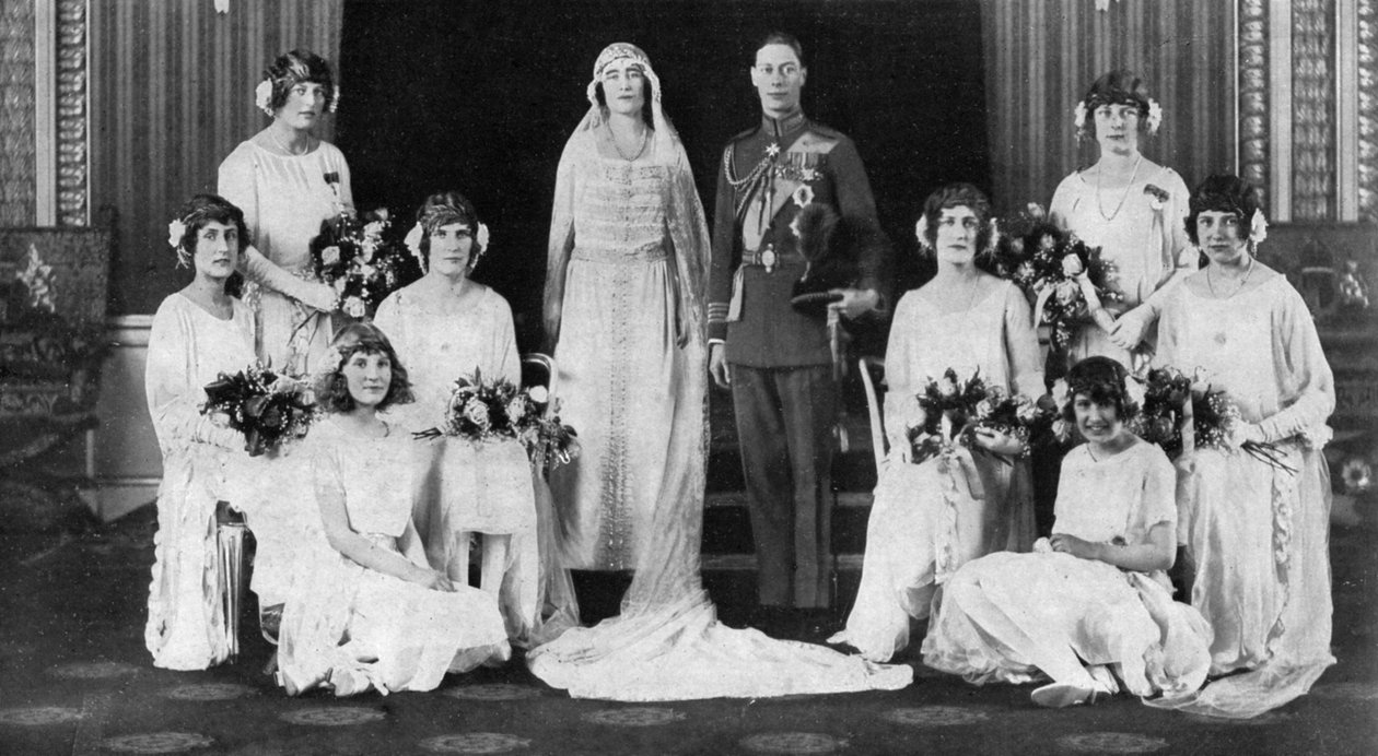 Książę i księżna Yorku w otoczeniu ośmiu druhen, 1923 autorstwa Unbekannt