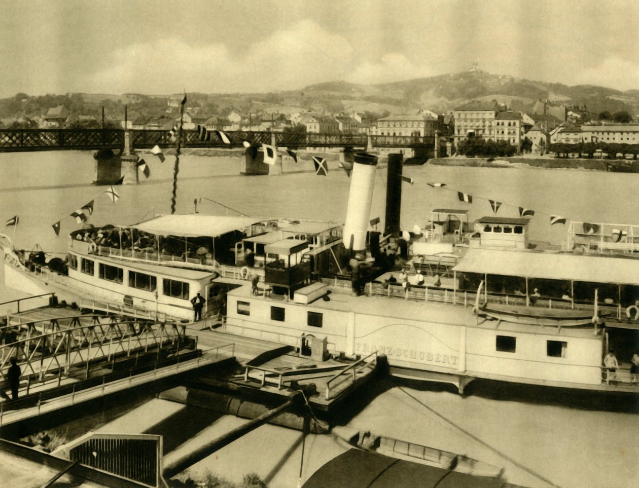 Parowiec Franz Schubert na Dunaju, Linz, Górna Austria, ok. 1935. autorstwa Unbekannt