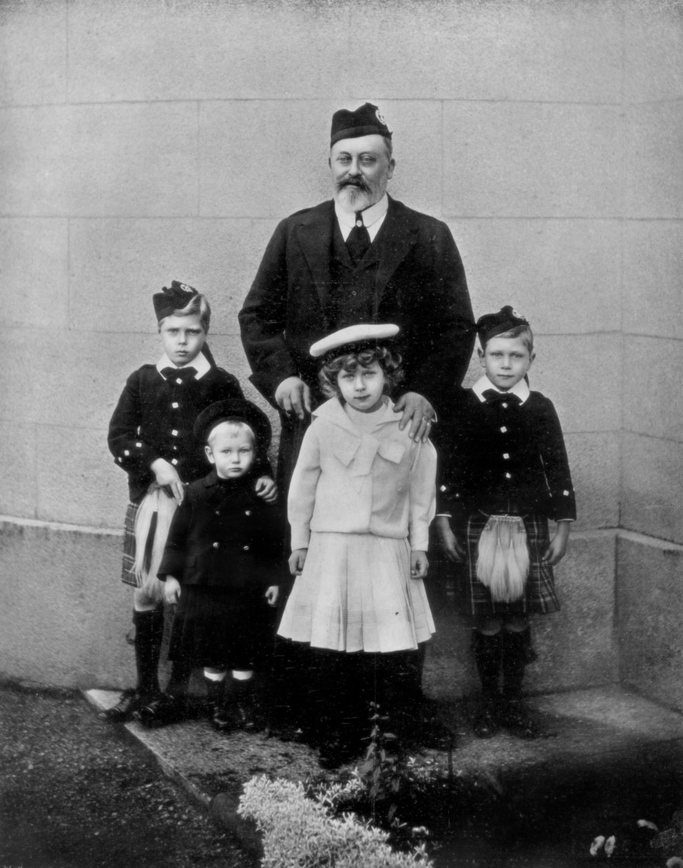 Zmarły król i część jego wnuków, c19102-1910 1910 autorstwa Unbekannt