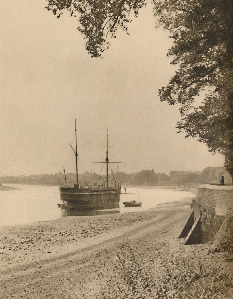 Stary Bocian w Jej Moorings Off Chiswick Mall, c1935. autorstwa Unbekannt