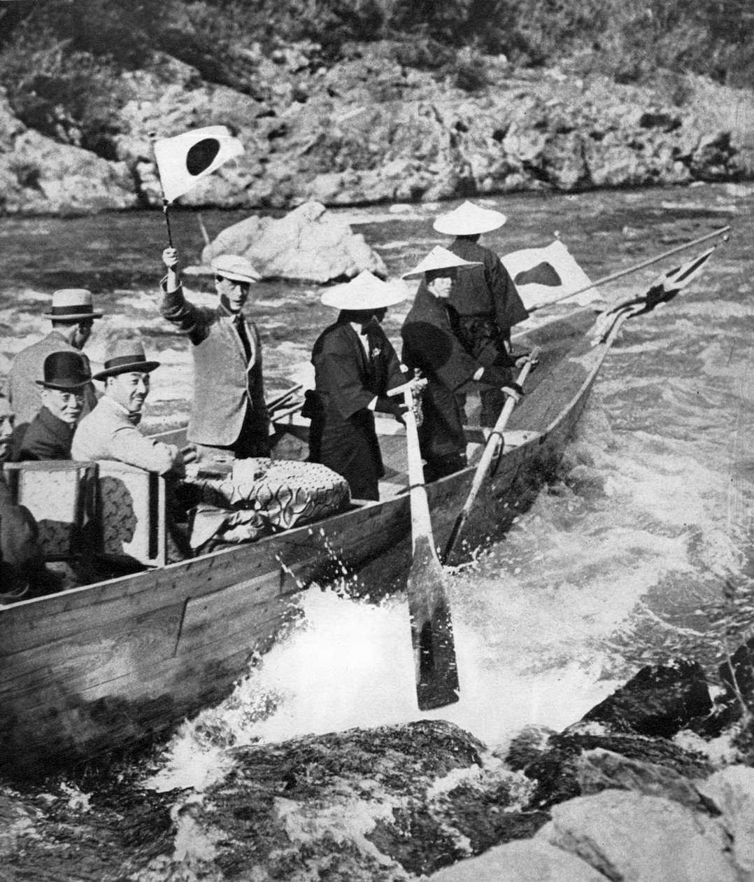 Książę Walii strzelający do bystrza w Kioto, Japonia, 1922 autorstwa Unbekannt