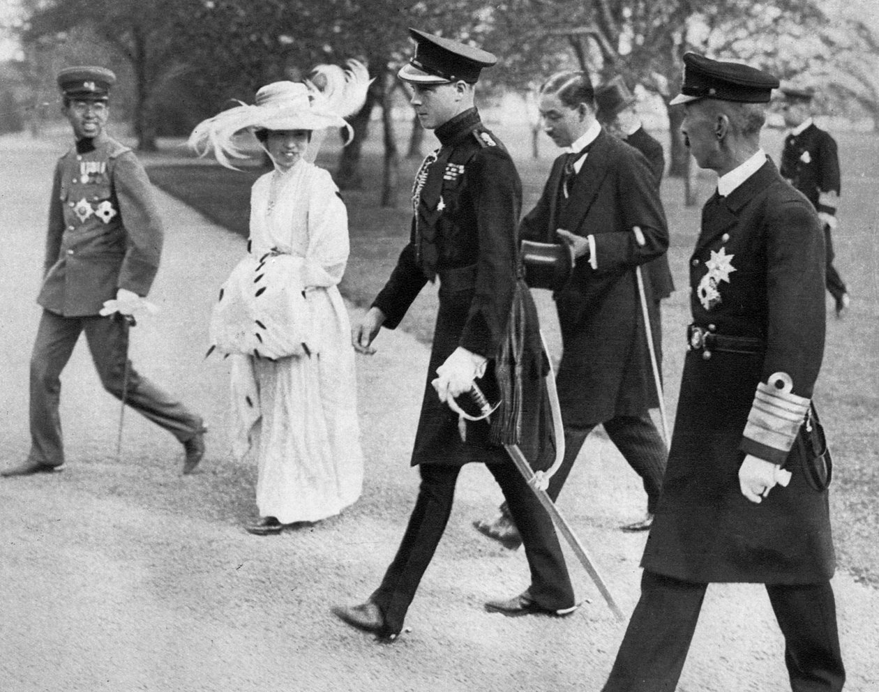 Książę Walii z cesarzową i księciem koronnym Japonii, Tokio, 1922 autorstwa Unbekannt