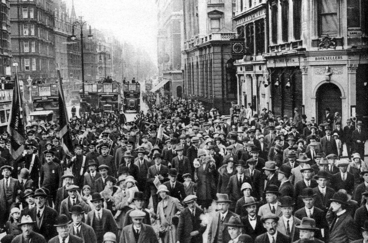Armia Zbawienia maszerująca Oxford Street, Londyn, 1926-1927 autorstwa Unbekannt