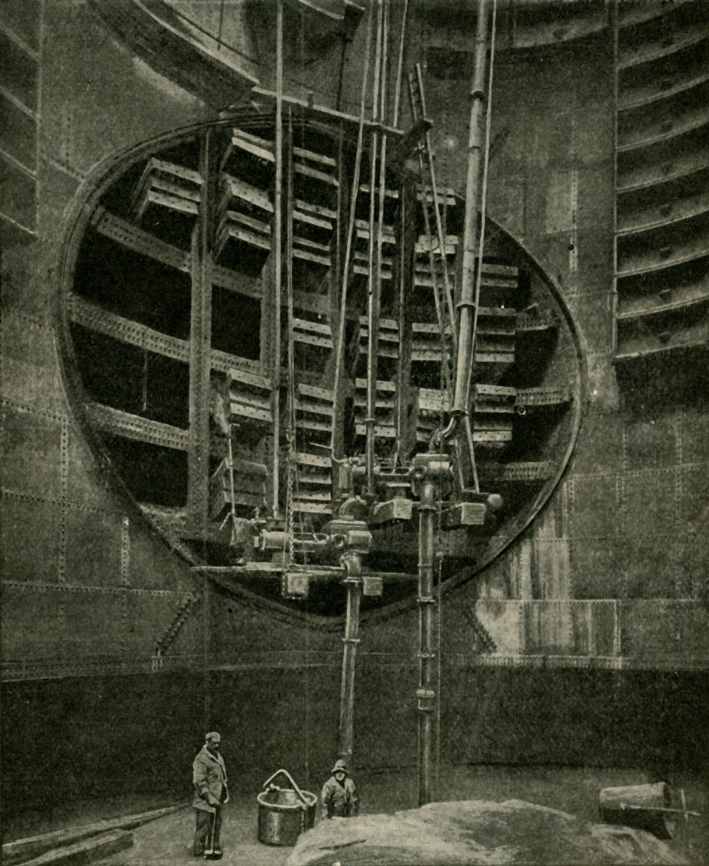 Szyb prowadzący do wejścia do tunelu Blackwall, 1901. autorstwa Unbekannt