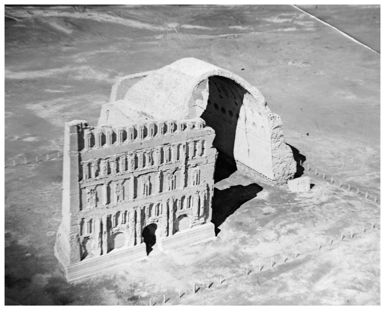Taq-i Kisra z powietrza, Ctezyfon, Irak, 1926 autorstwa Unbekannt