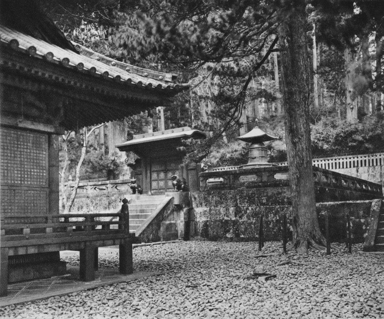Grób Ieyasu, założyciela dynastii Tokugawa, w Nikko, 1926 autorstwa Unbekannt