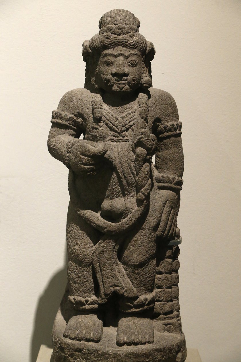 Muzeum Wiktorii i Alberta. Figurka strażnika z epickiego dramatu. Kamień wulkaniczny. Indonezja (Jawa Wschodnia). 1400-1500. Okres Majapahit. Zjednoczone Królestwo autorstwa Unbekannt