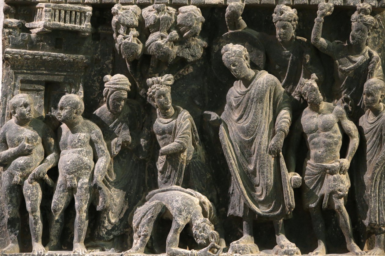Muzeum Wiktorii i Alberta. Relief ukazujący zamach na życie Buddy. 100-200. Łupek. Gandhara/północno-zachodni Pakistan. Zjednoczone Królestwo autorstwa Unbekannt