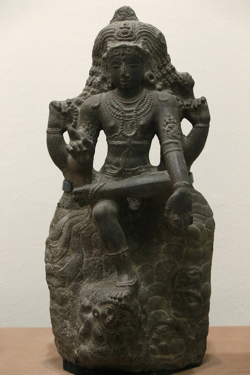 Muzeum Wiktorii i Alberta. Shiva jako Dakshinamurti. 1200-1300. Późny okres Choli. Granit. Południowe Indie (Tamilnadu). Zjednoczone Królestwo autorstwa Unbekannt