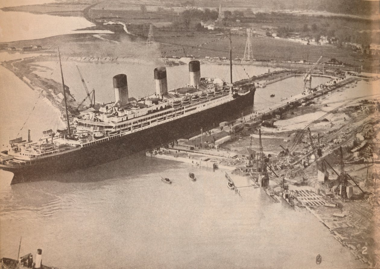 White Star Liner Majestic wjeżdża do największego na świecie doku grobowego w Southampton, c1934, 19 autorstwa Unbekannt