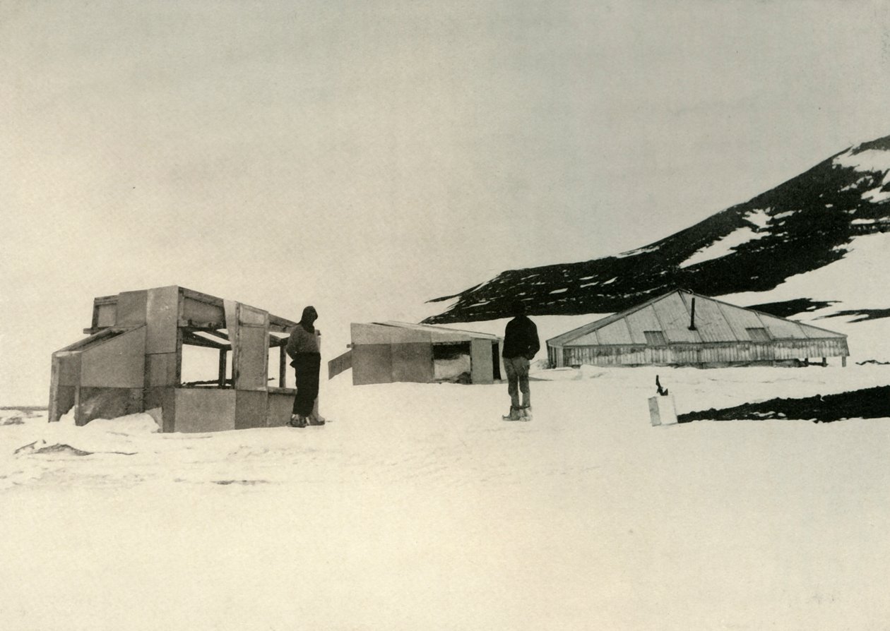 Zimowe kwatery wyprawy odkrywczej w Hut Point, c1908, 1909. autorstwa Unbekannt