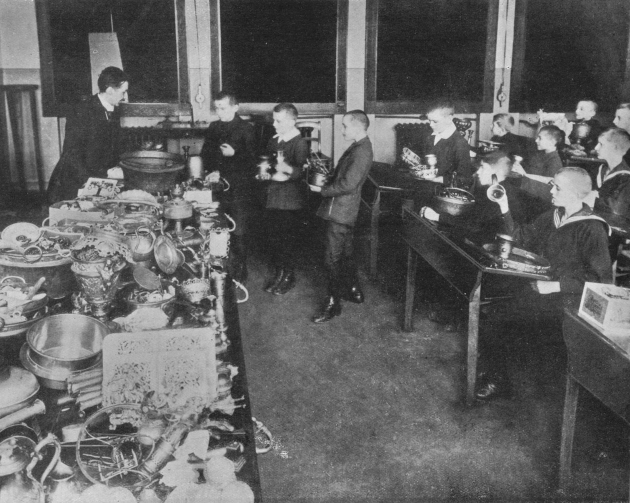 Niedobór miedzi w Niemczech, 1915 autorstwa Unbekannt