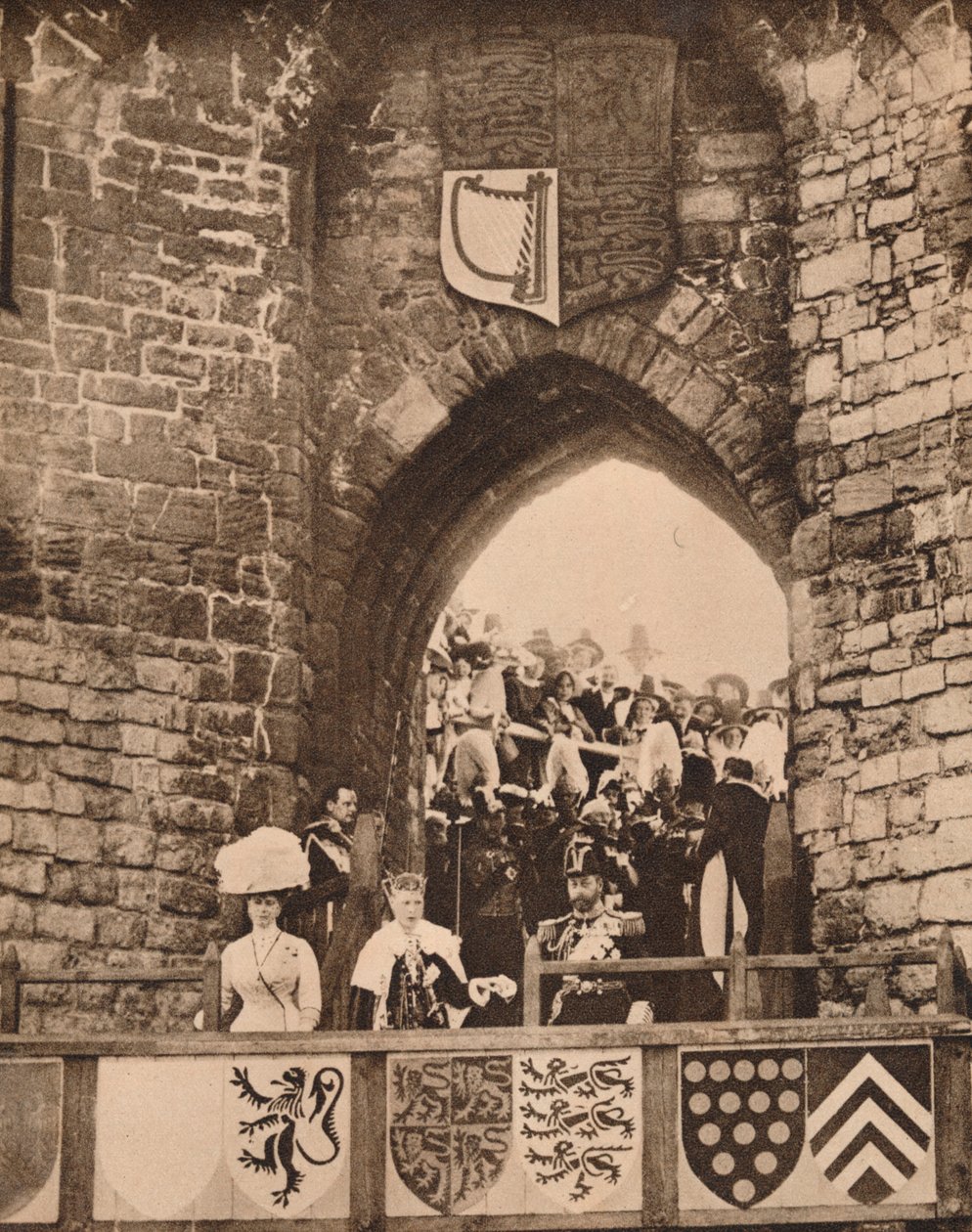 Inwestytura księcia Walii w zamku Caernarvon, 13 lipca 1911 1935 autorstwa Unbekannt
